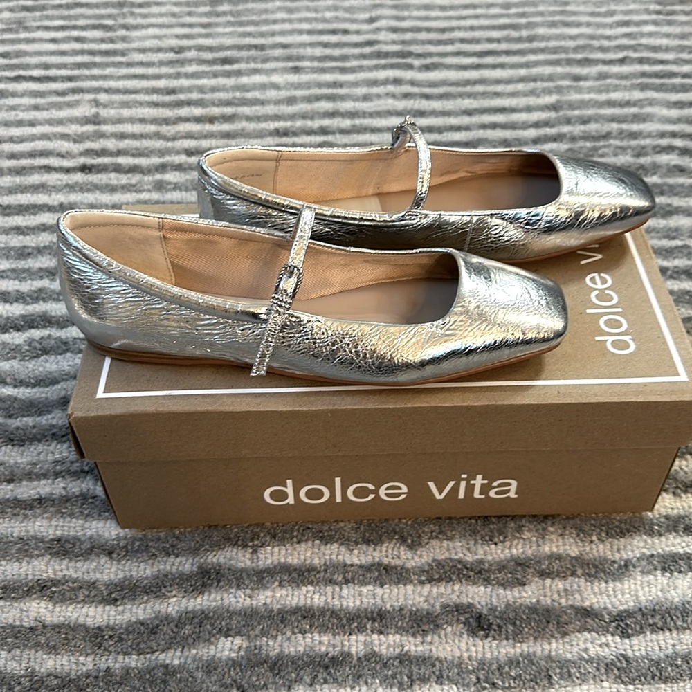 NEW Dolce Vita Reyes silver ballet flat 7.5
